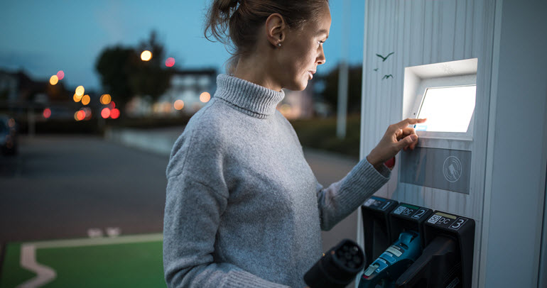 Charging-Infrastructure_iStock-1138377924_770x406.jpg